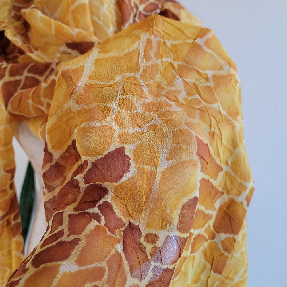 VTG Nicola Sheer Giraffe Print Blouse - Picture 10 of 12